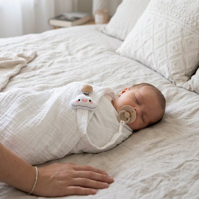 Attache tetine nuage bebe dort profondement