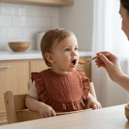 Bavoir bebe ultra confort bebe prend son repas