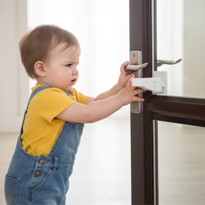 Bloque porte bebe secudoor bebe veut ouvrir la porte
