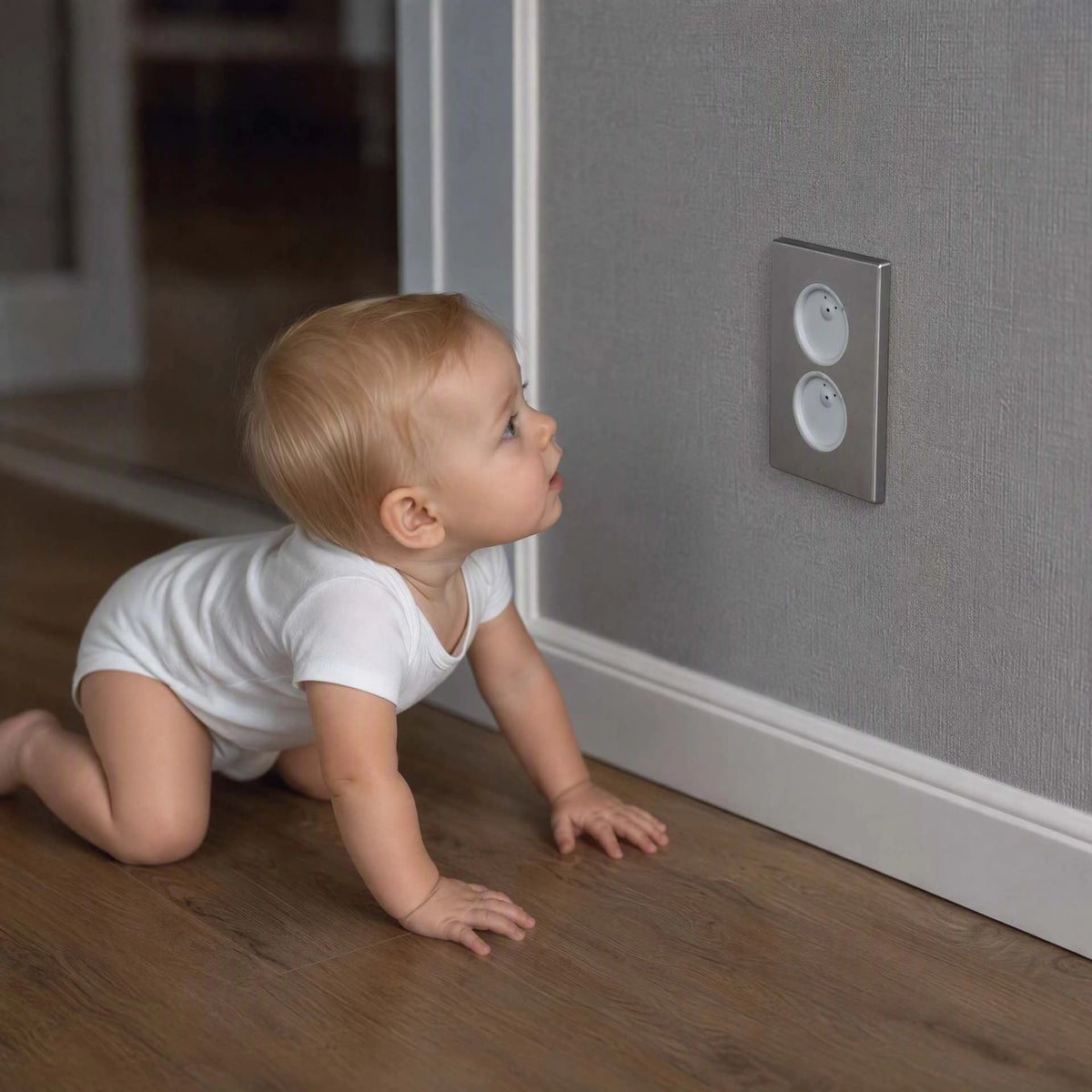 Cache prise securabebe bebe rampe devant la prise