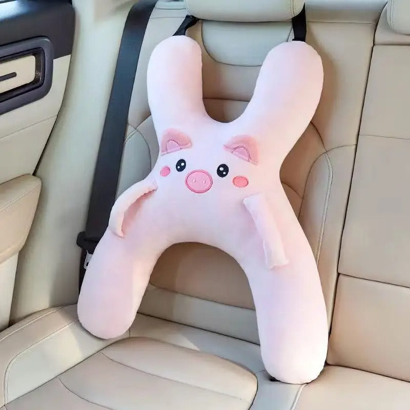 Cale tete bebe rose avec visage dans la voiture