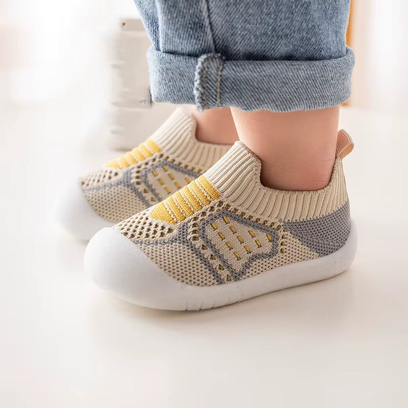 chaussure bebe gros plan