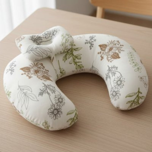 Coussin d'allaitement slim douceur sur la table