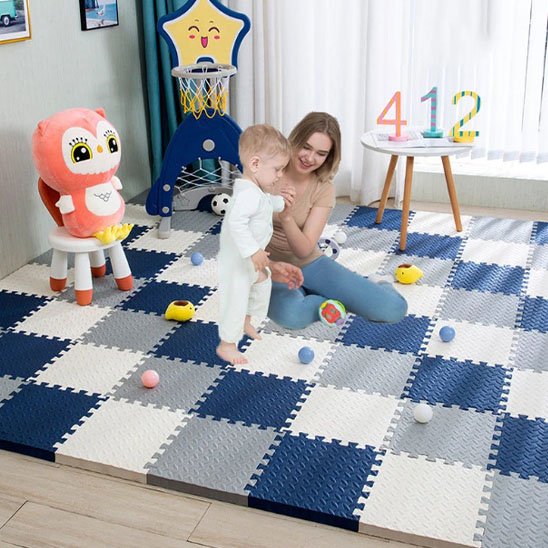 tapis d'eveil ultra confortable bebe et maman jouent