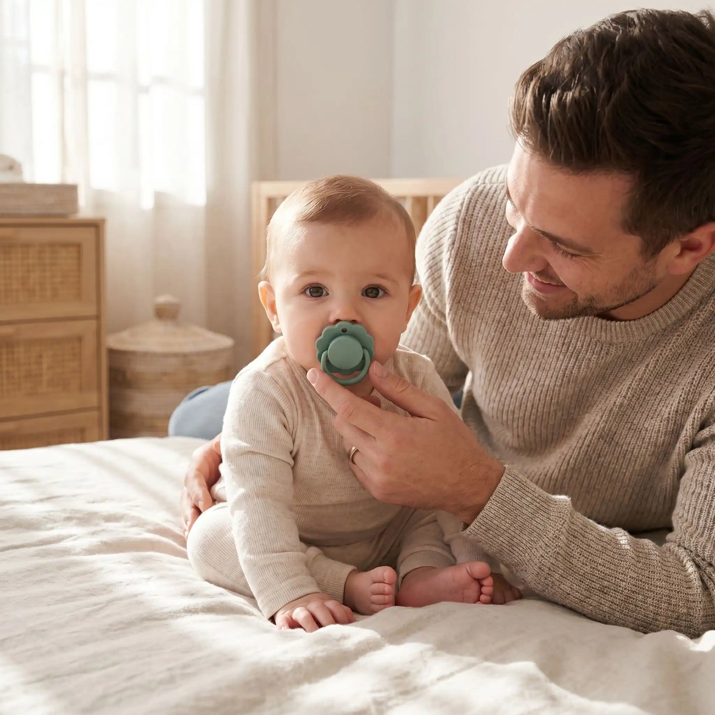 Tetine bebe en caoutchouc naturel papa et bebe