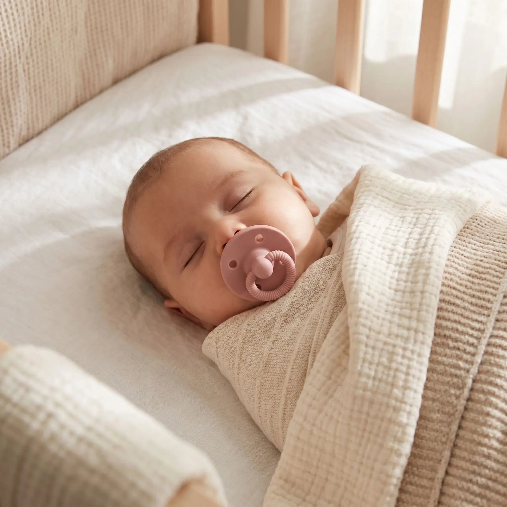Tétine bebe silicone sans BPA bebe dort